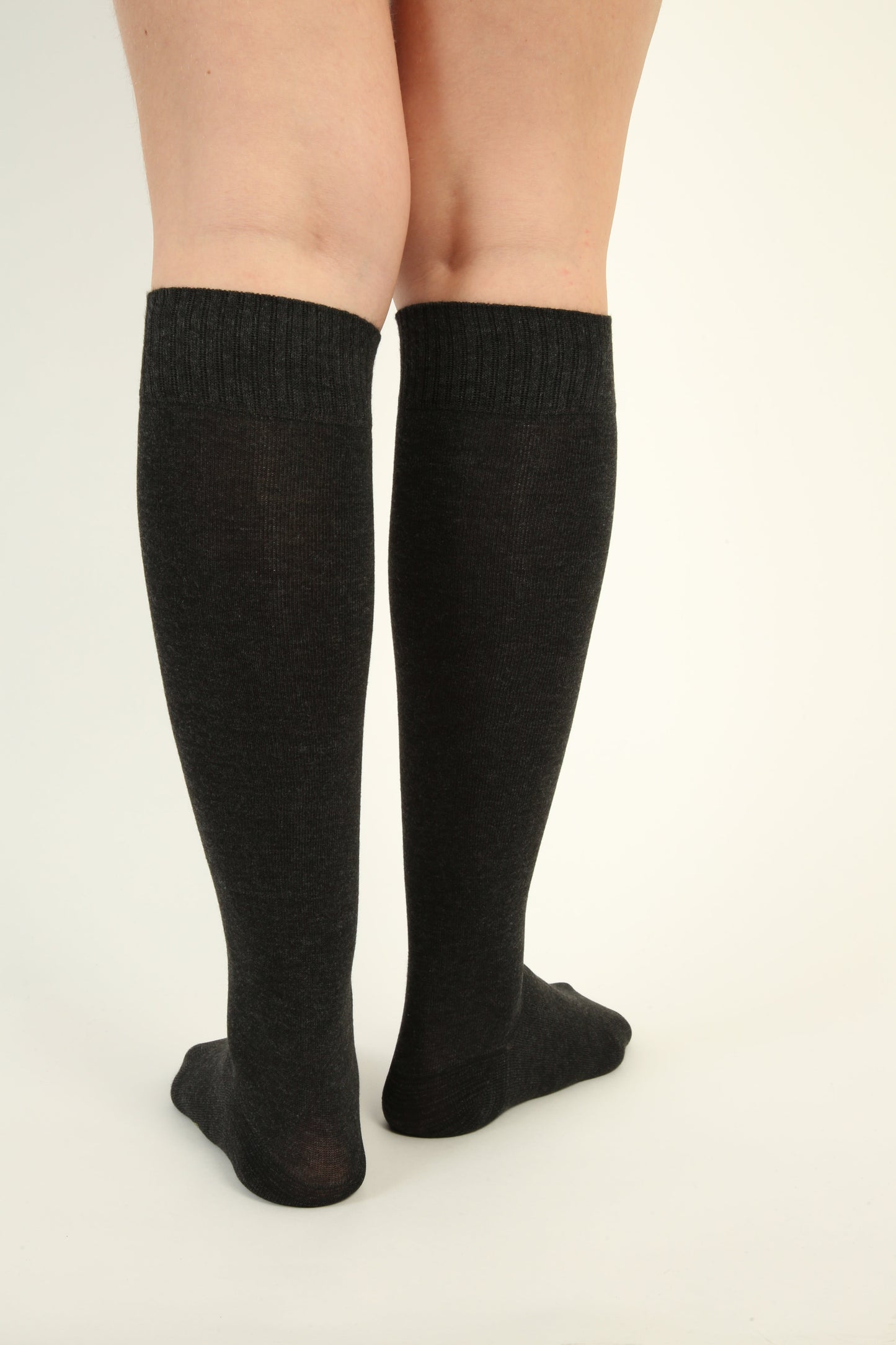 Knee-High Seamless Bamboo Socks - 4 pairs