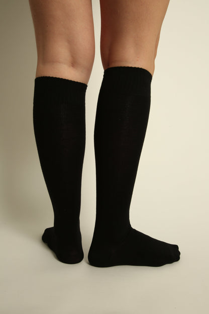 Black Knee-High Seamless Bamboo Socks - 4 pairs