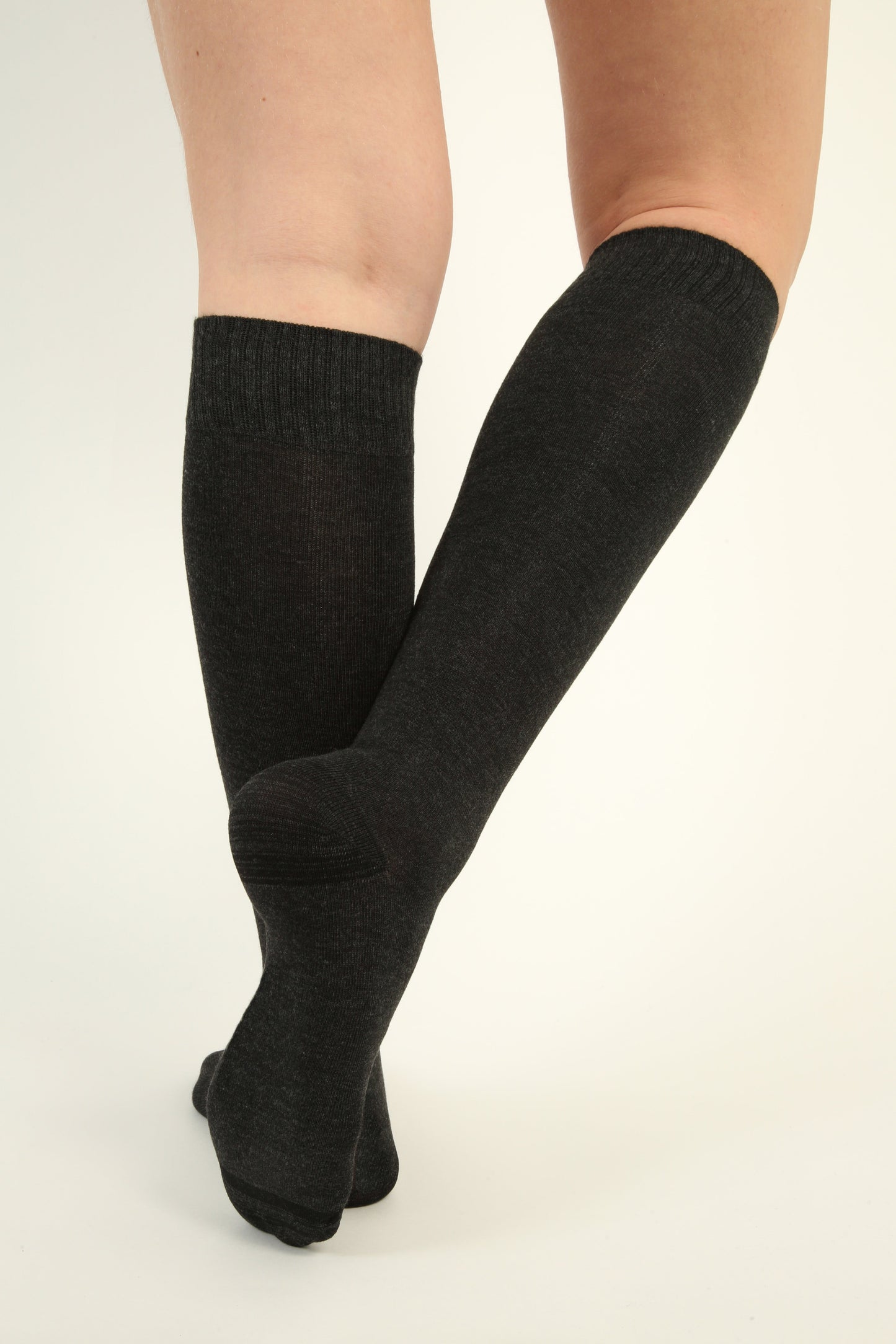 Knee-High Seamless Bamboo Socks - 4 pairs